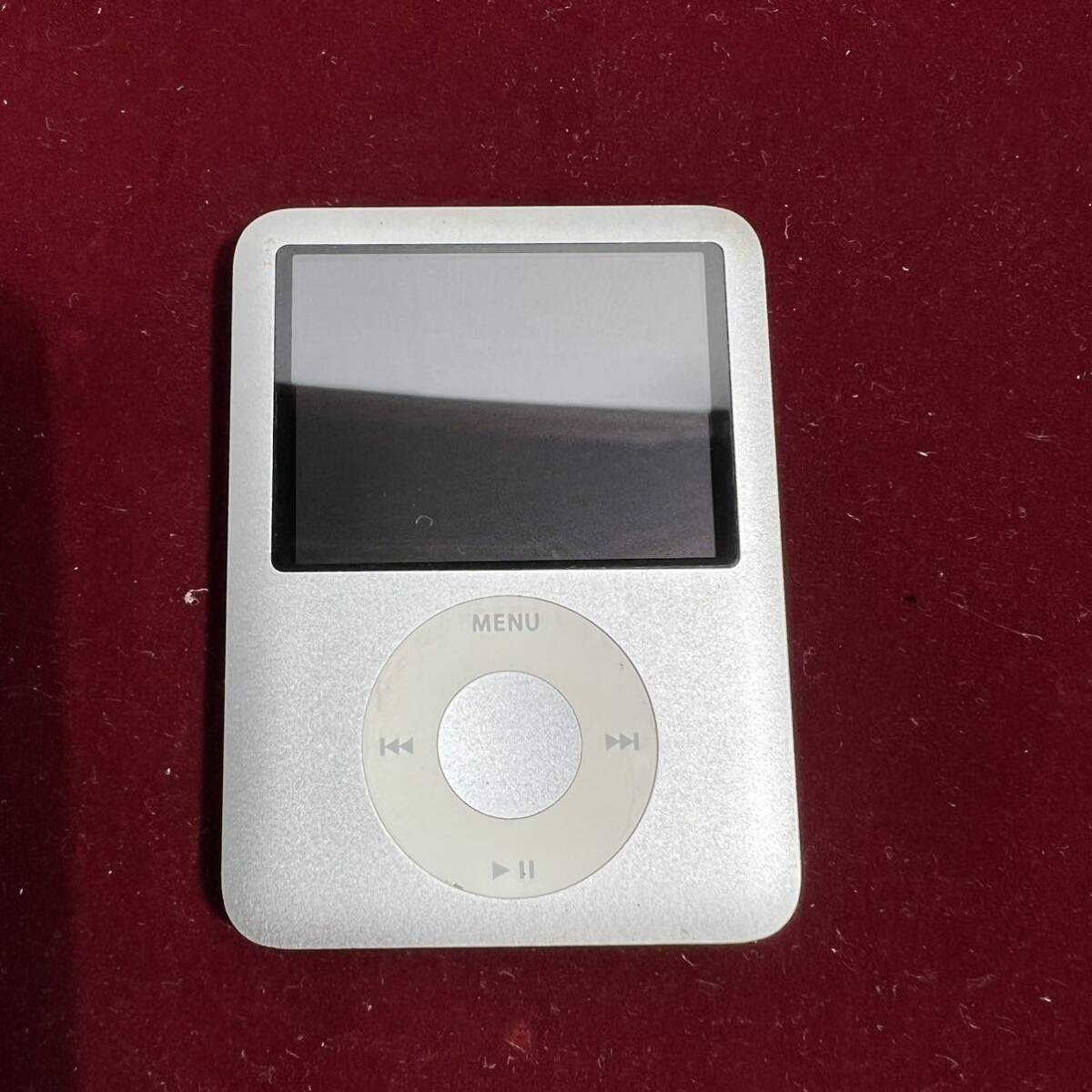 2棚050 Apple iPod nano 8GB シルバー A1236 の画像1