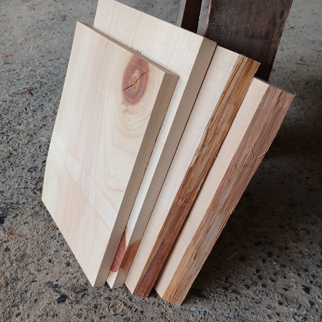 C-1737 　国産ひのき　耳付節板　4枚セット　テーブル　棚板　看板　一枚板　無垢材　桧　檜　DIY_画像2