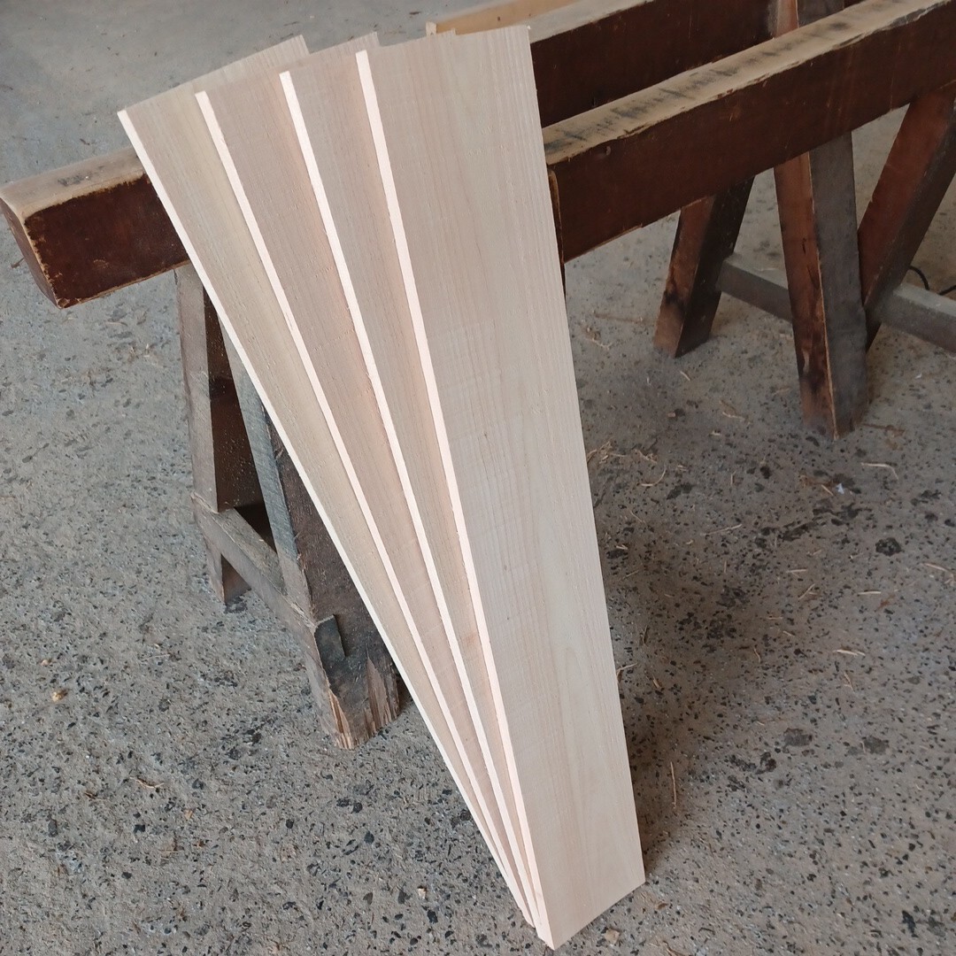 B-1561 【82×13.5×1.5cm】国産ひのき　板　4枚セット　テーブル　棚板　看板　一枚板　無垢材　桧　檜　DIY_画像1