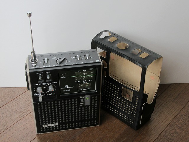 SONY ICF-5500　スカイセンサー（ケース付き）　レトロ・ラジオ_画像2