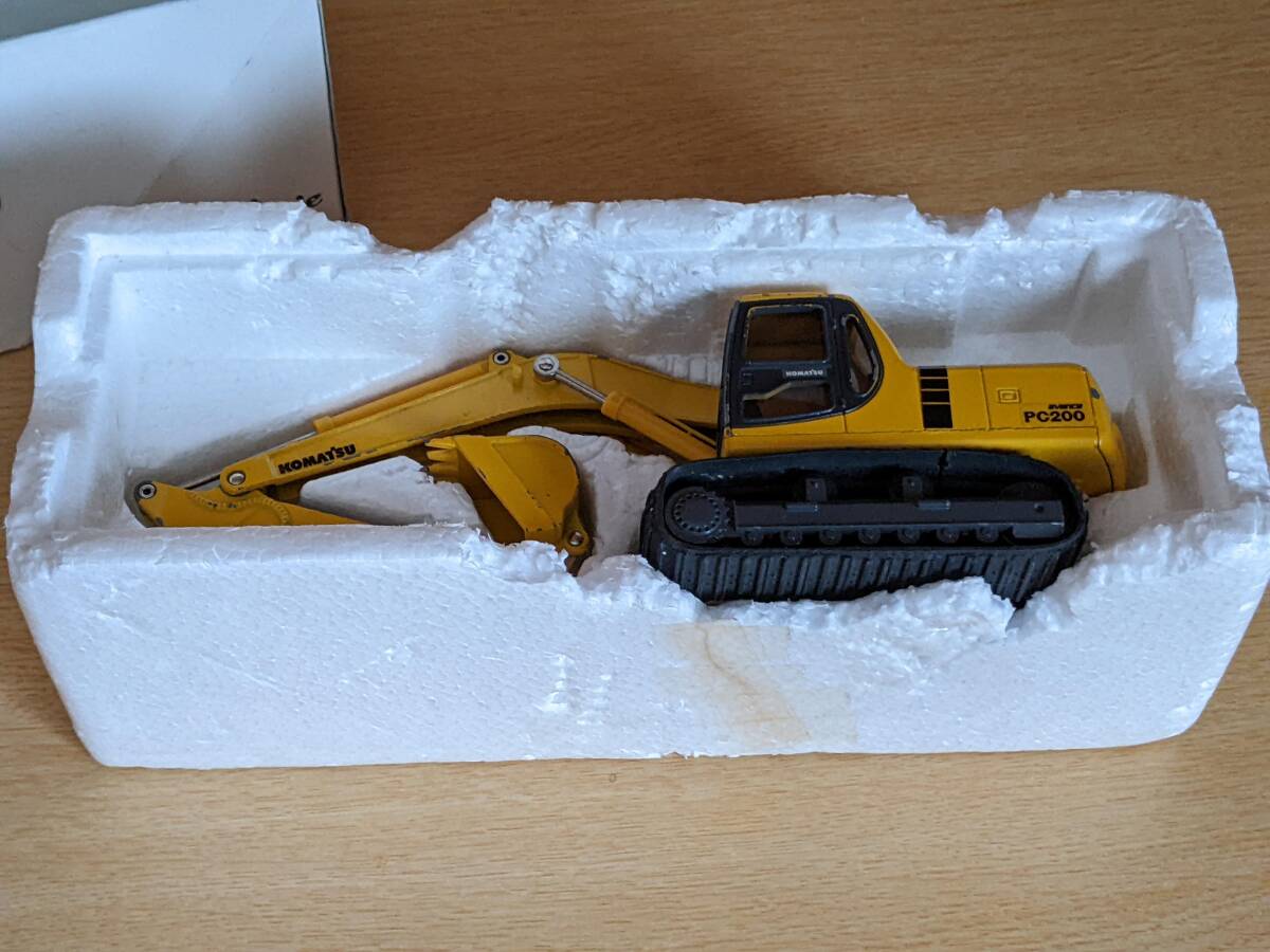 KOMATSU Komatsu 1/43 scale AVANCE PC200 power shovel box attaching used 