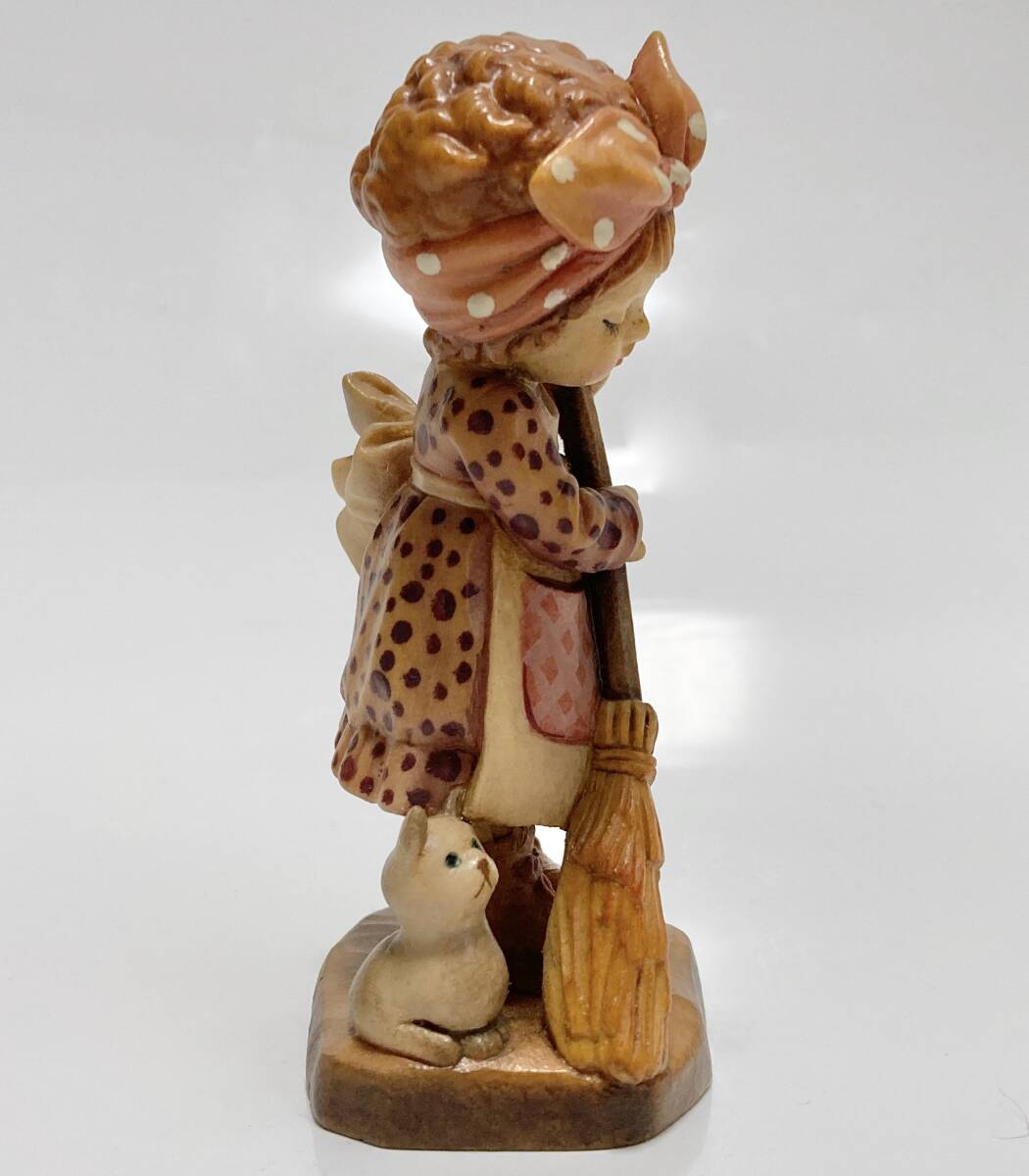 ANRI アンリ 木彫り人形 サラ・ケイ Sweeping Sarah Kay 4インチ 10cmの画像7
