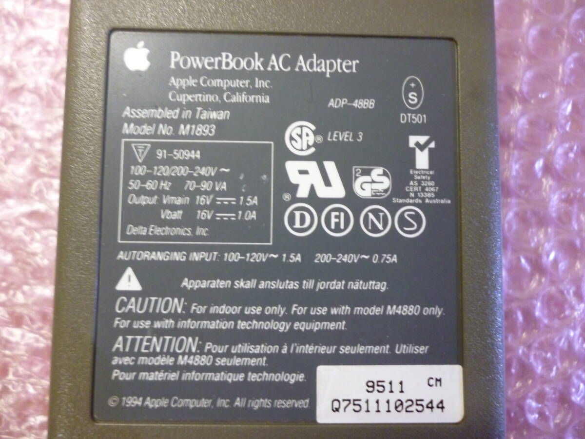 * б/у *Apple AC адаптор M1893 PowerBook 500 520 540 550 / ADP-48BB / 16V 1.5A