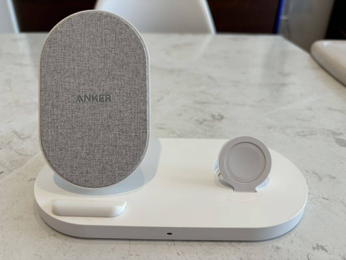 【送料無料】Anker PowerWave 2-in-1 Standワイヤレス充電器 の画像1