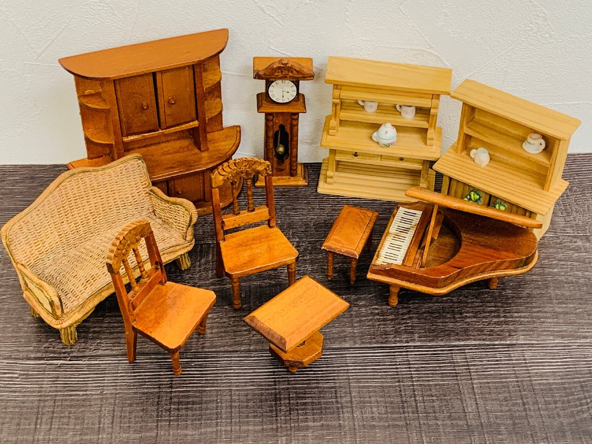 ミニチュア家具◆ミニチュアドール フィギュア ドールハウス ジオラマ 小物 ピアノ ベンチ 椅子 時計◆F0129の画像1