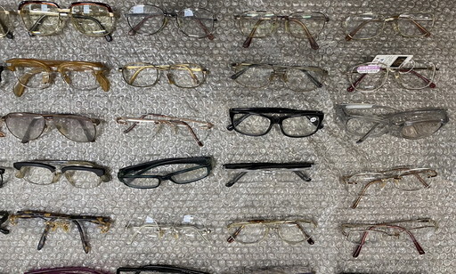 【サ-4-11】80 眼鏡 めがね 大量まとめ 70本 メンズ レディース フレーム アイウェア ファッション 小物 現状品_画像4
