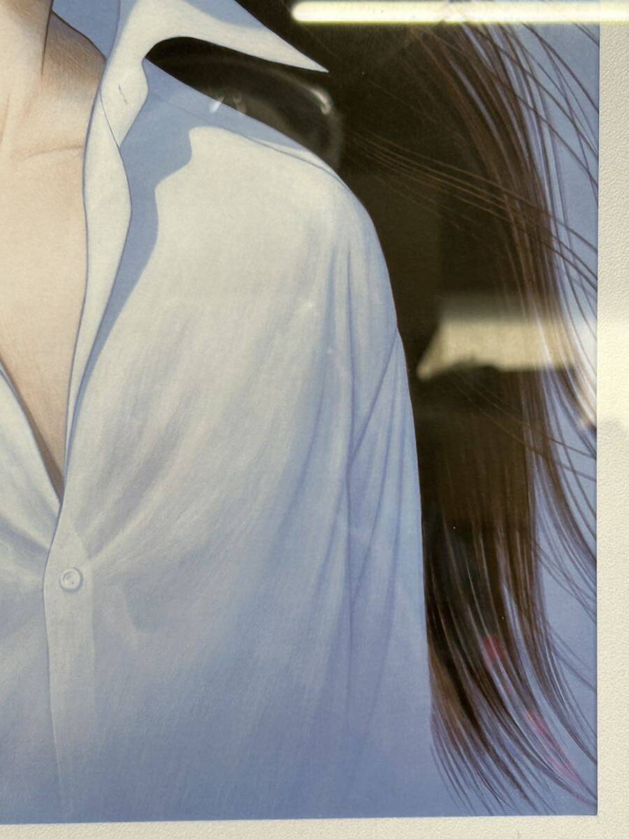 【た-4-158】120 鶴田一郎 『白いシャツ』額装 額縁付き 絵画 リトグラフ 複製 中古品_画像4