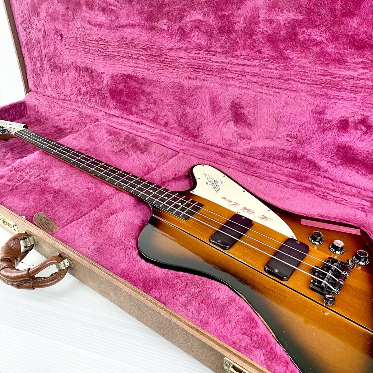 《現状品》Gibson/ギブソン/Thunder bird/サンダーバード/2001年製/ベース/ハードケース/ギター/楽器/EK06D19GS001の画像2