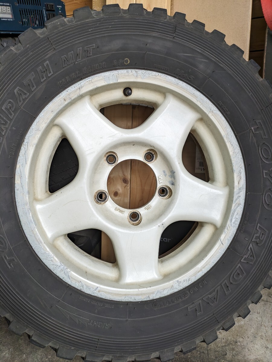 ジムニー ブラッドレーV 中古 タイヤ付き 傷汚れ多数 の画像2