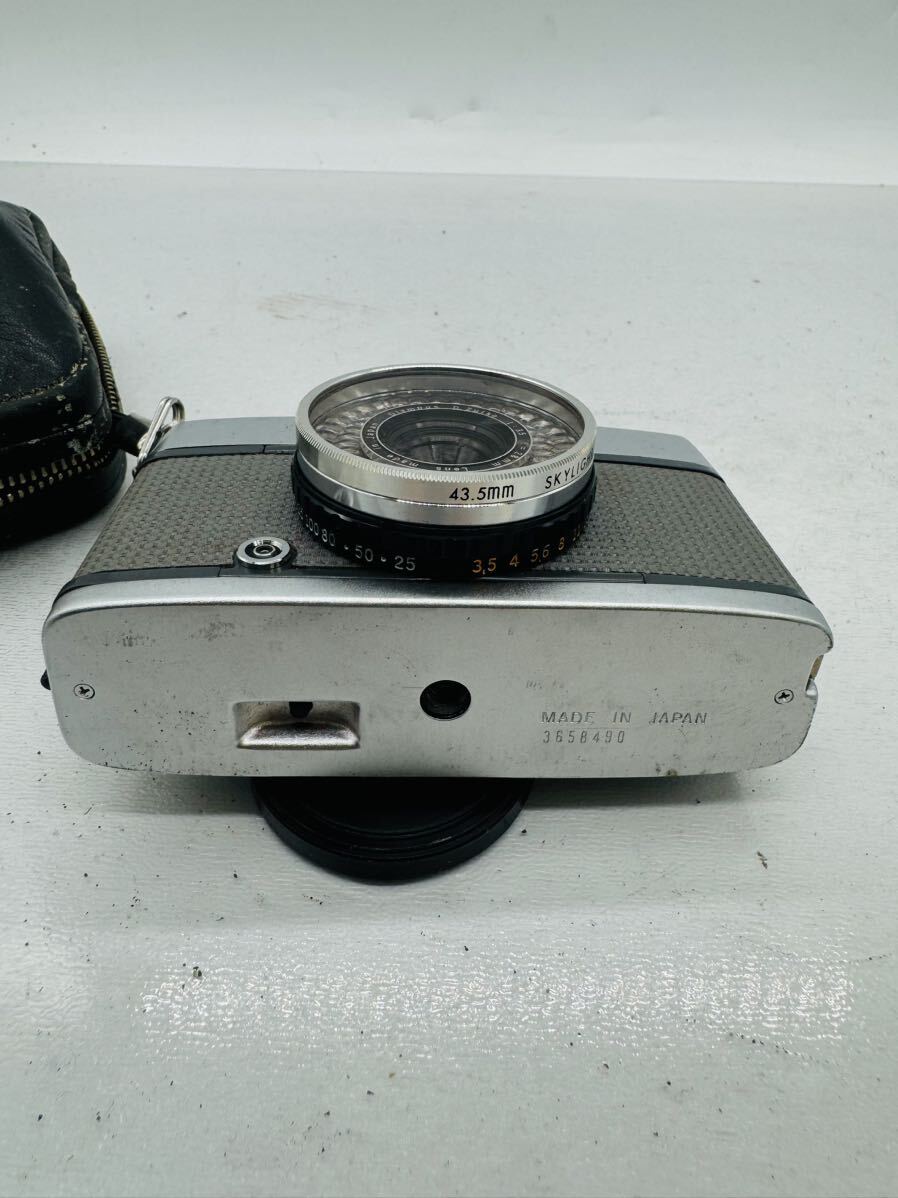 4h3必見! 中古品 OLYMPUS PEN EE2 D.ZUIKO 28mm F3.5 オリンパス レンジファインダー ハーフサイズカメラ ジャンク フィルムカメラ _画像5