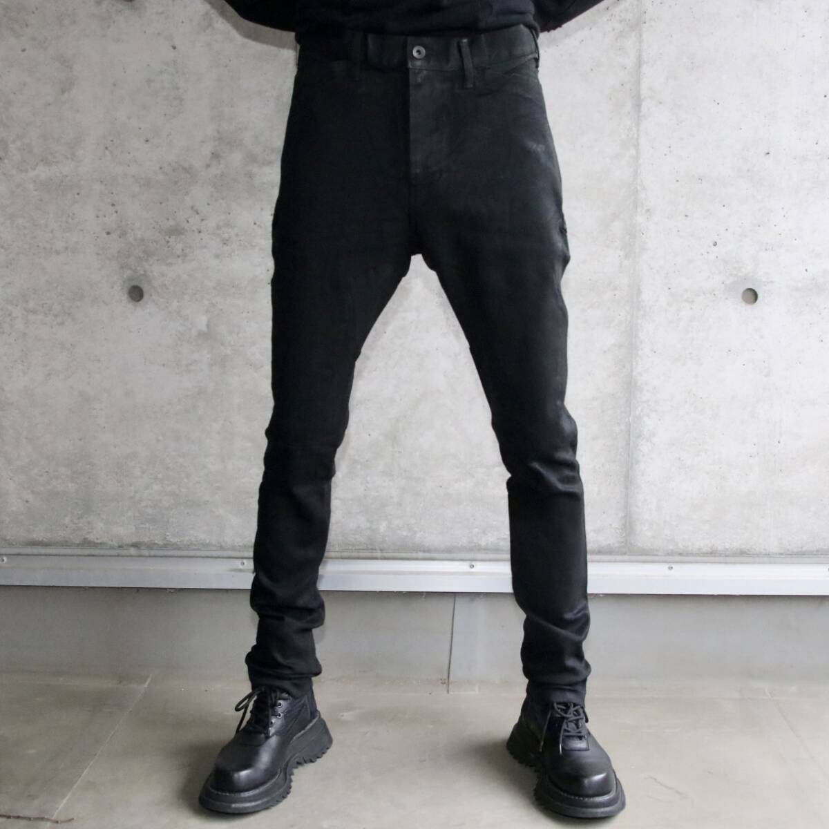 新品 直営店限定 定価48400円 JULIUS ユリウス アルゴノミクス スキニー パンツ size3 L incarnation 698PAM8-BK rick owens DRKSHDWの画像1