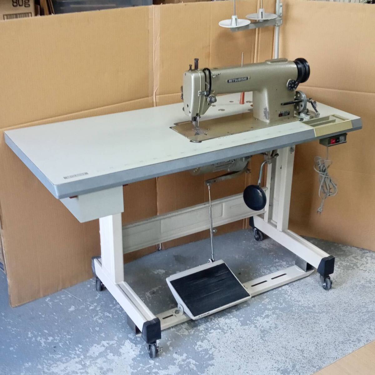  Mitsubishi DY-337( large boiler ) top and bottom sending sewing machine set operation verification goods industry for top and bottom sending sewing machine top and bottom sending sewing machine body 