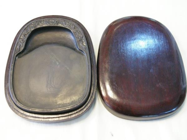 ○美品 端渓硯 龍 竜 中国硯 書道具 紫檀箱 17.5cm×15cm 1.3kg