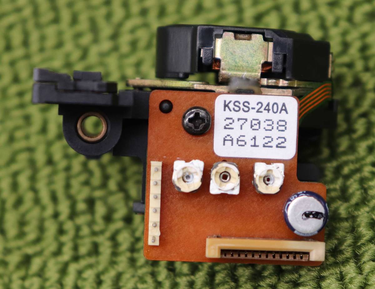 PU5送料無料 未使用 新品 日本製 KSS-240A CDピックアップ 光ピックアップ 光学レンズ MADE IN JAPAN 同梱可能 管理0425nmm_画像1