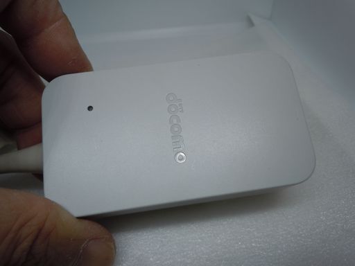 ◆GW特価セール◆docomo ACアダプタ 05 変色有 Micro USB_画像2