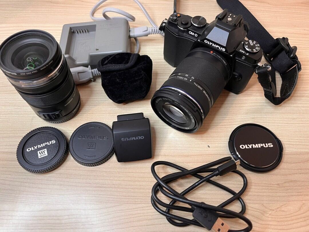 ●オリンパス Olympus OM-D E-M5 16.1 MP Digital Camera Black Body[美品] 充電器付き　レンズ付き 動作確認済み　良好_画像1