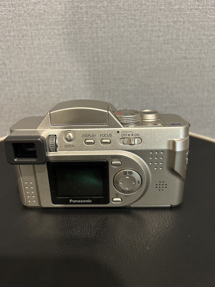 *Panasonic Lumix DMC-FZ1 compact digital camera 