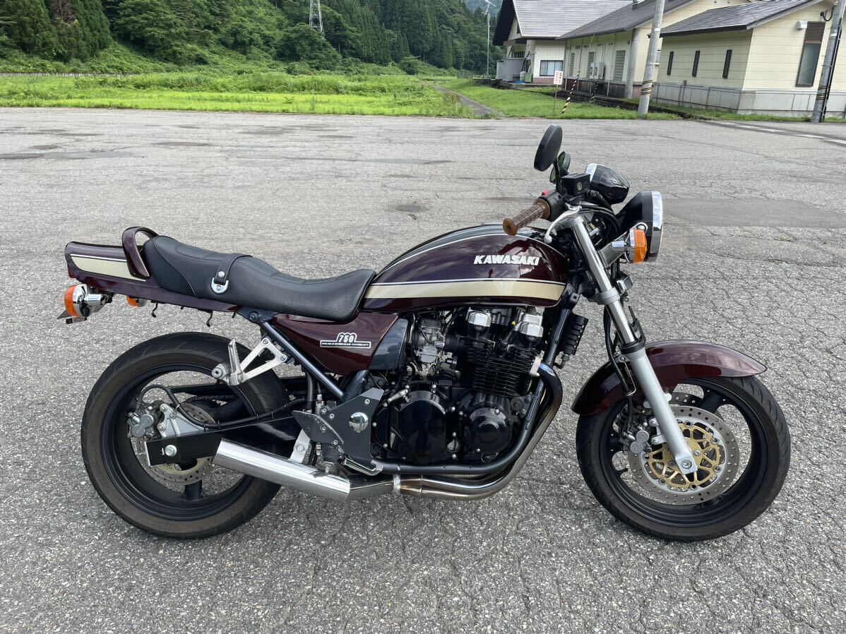 ゼファー750 ゼファー750RS 外装セット 小傷多数 カワサキ 純正 ゼファー750 ゼファー750RS 外装セット 小傷多数 カワサキ 純正