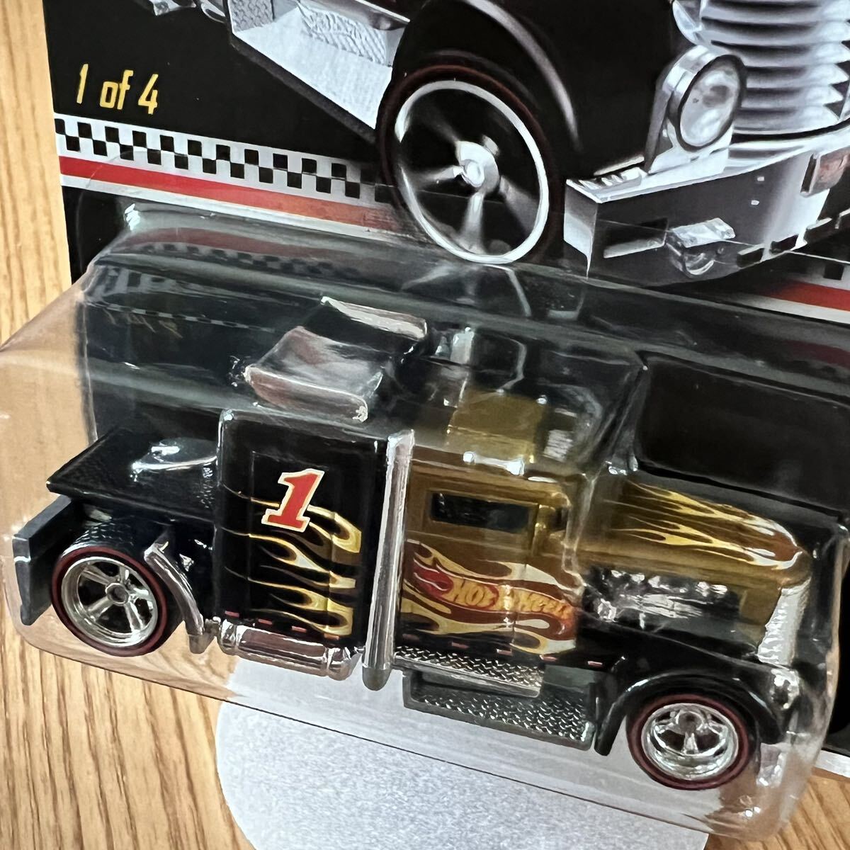 Hot Wheels ホットウィール Convoy Custom / 2011 Collector Editionの画像2