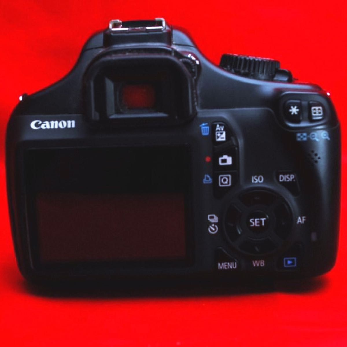【動画も撮れる！】Canon KissX50 人気機種　ダブルレンズ　デジタル一眼レフ　一眼レフカメラ　デジタルカメラ　バック付き