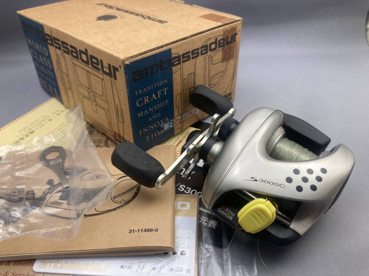 ABU AMBASSADEUR S 3000 C 右ハンドル ベイトリール 傷汚れ有り