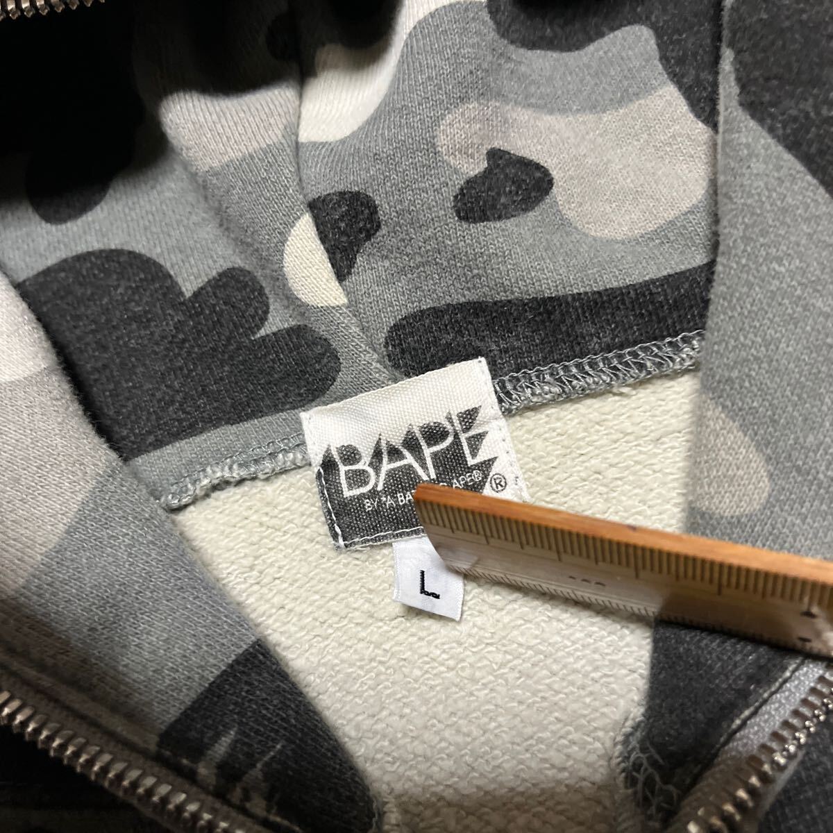 NFS限定　A BATHING APE BAPE KAWS SHARK HOODIE シャークパーカー　Camo 迷彩　パーカー　スウェット　L sta general BABY MILO _画像4