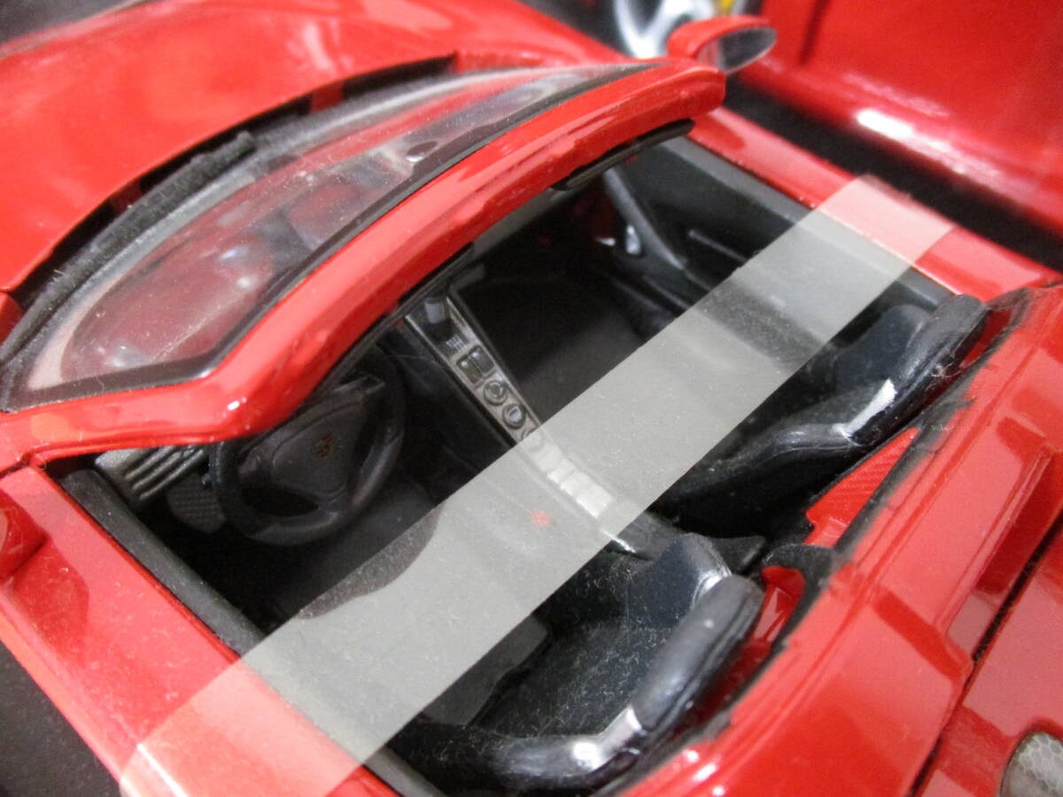 c10-3（Maisto Porsche Carrera GT 1/18スケール）マイスト ポルシェ カレラ PREMIERE EDITION ミニカー 現状品の画像4