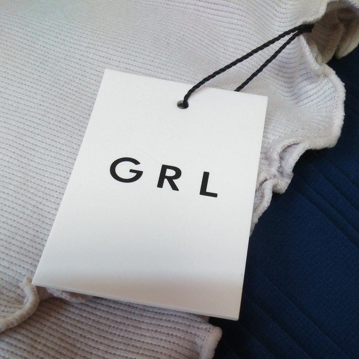 GRL　半袖カットソー新品タグ付&プリーツスカート　Mサイズ　上下セット　２点セット　グレイル　半袖　Tシャツ　ロングスカート