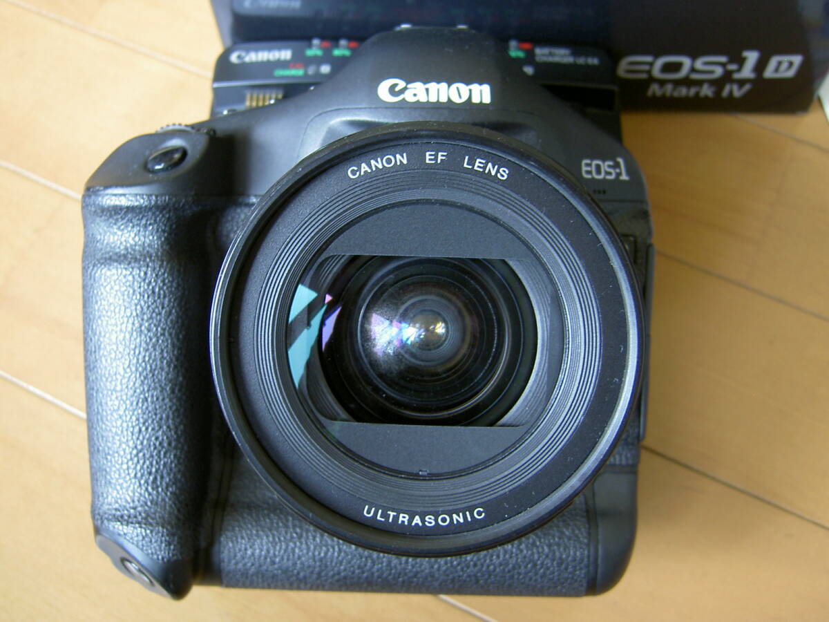 ☆CANON EOS-1D Mark IV ＆ EF 20-35mm F3.5-4.5 USM☆ジャンク品（水没）_画像2