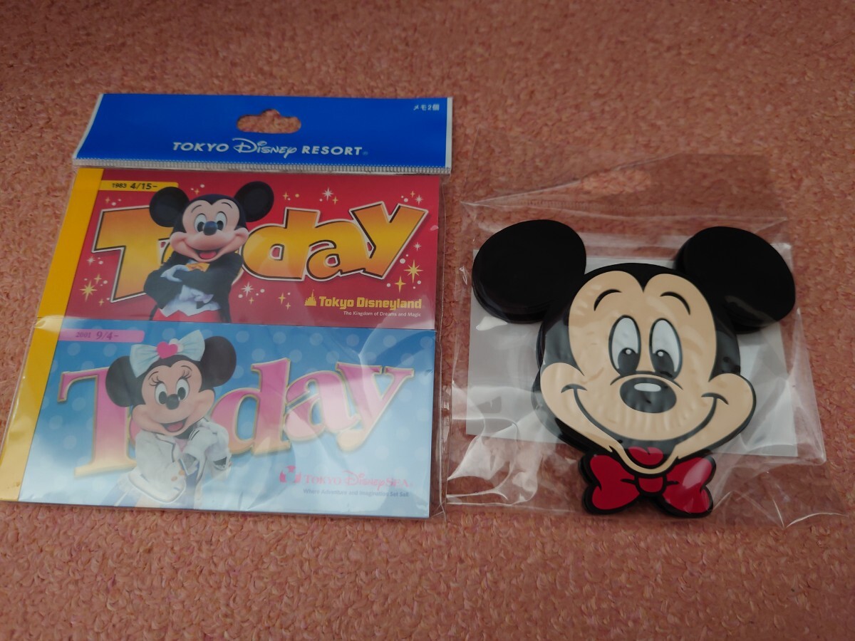  Disney goods { jigsaw puzzle, key holder, memo pad }