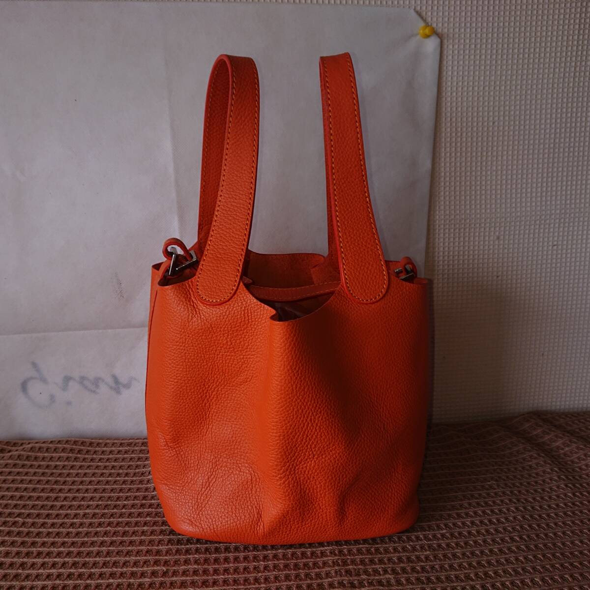 * beautiful goods *A4M1896* handbag * orange series cow leather . unused . close men's & lady's 