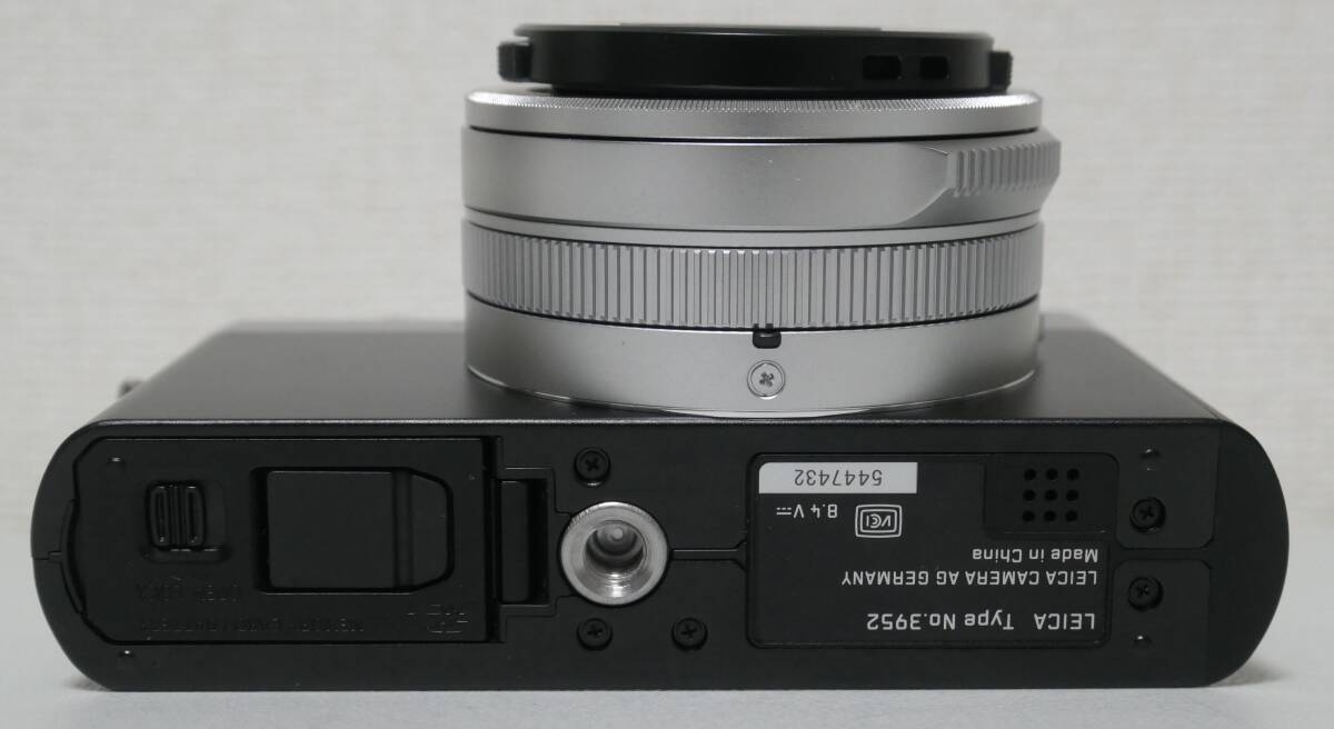 美品 Leica D-LUX7 シルバー ケース付き|Yahoo!フリマ(旧 美品 Leica D-LUX7 シルバー ケース付き|Yahoo!フリマ(旧