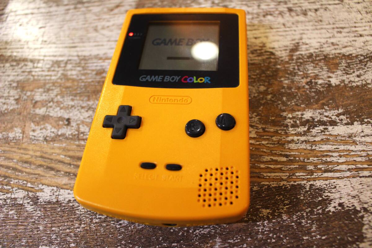 動作・通電確認済み レトロ 希少 Nintendo 任天堂 GAMEBOY COLOR ゲームボーイカラー イエロー CGB-001 ゲーム機 本体のみの画像3