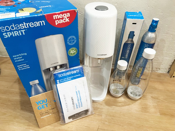 SodaStream SPIRIT ソーダストリームスピリット ホワイト MEGA PACK 家庭用炭酸水メーカー ガスシリンダー付きの画像1