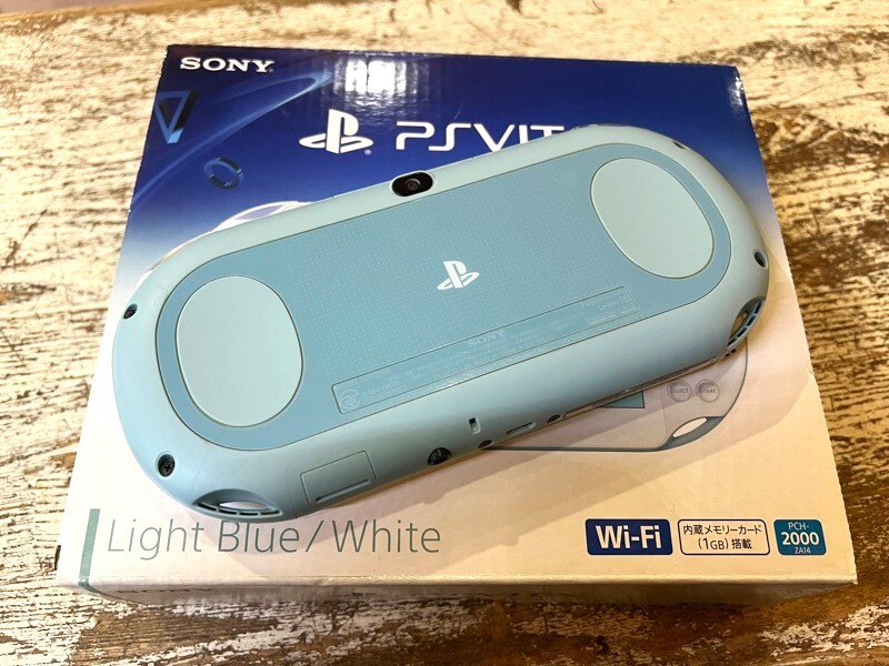  SONY/ソニー PSVITA ヴィータ Wi-Fiモデル PCH-2000 ライトブルー/ホワイト プレステ ゲーム機本体 充電器・コード付きの画像5