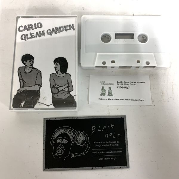 CAR10 GLEAM GARDEN BLACK HOLE カセットテープ　歌詞カード　ダウンロードコード　ロック　音楽　アナログ_画像1