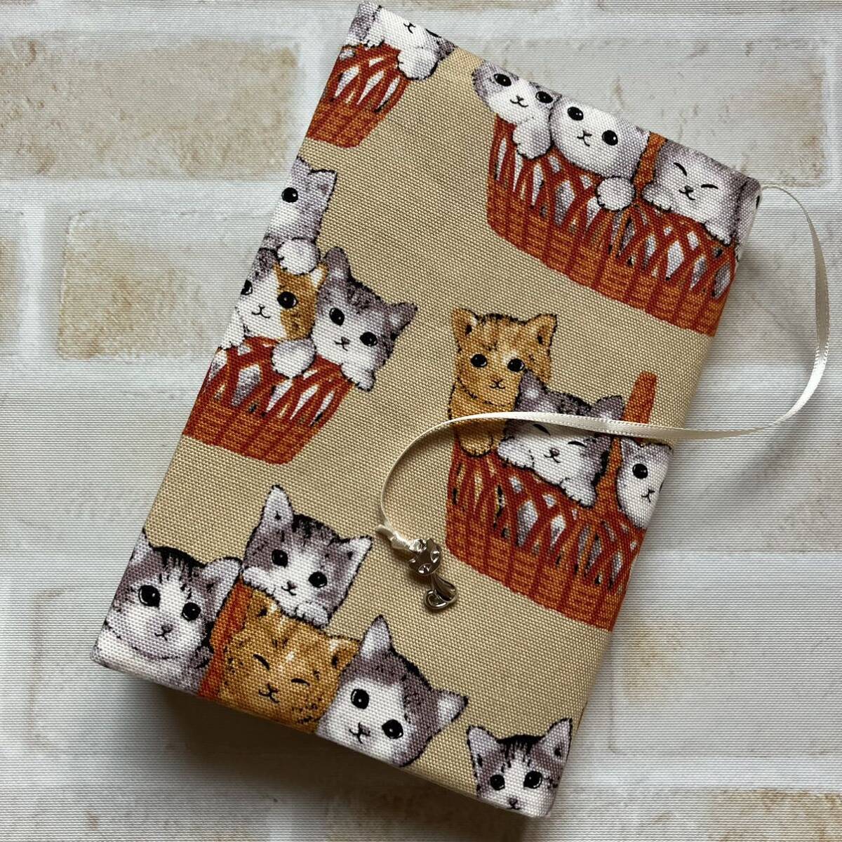 [ library book@ book cover ] basket cat × cat charm 