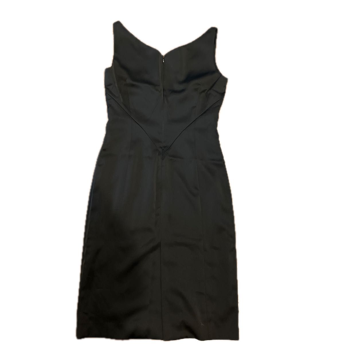 オンワード　日本製 ワンピース ノースリーブ 黒 ブラック ドレス