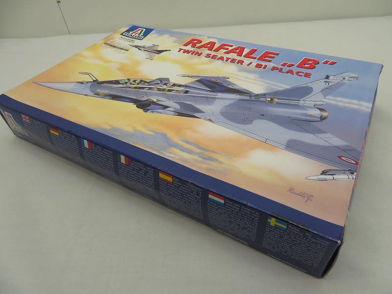 【管理G571】【未組立】ITALERI　イタレリ　RAFALE B　ラファールB　復座型　NO.092　1/72 プラモデル 模型_画像2