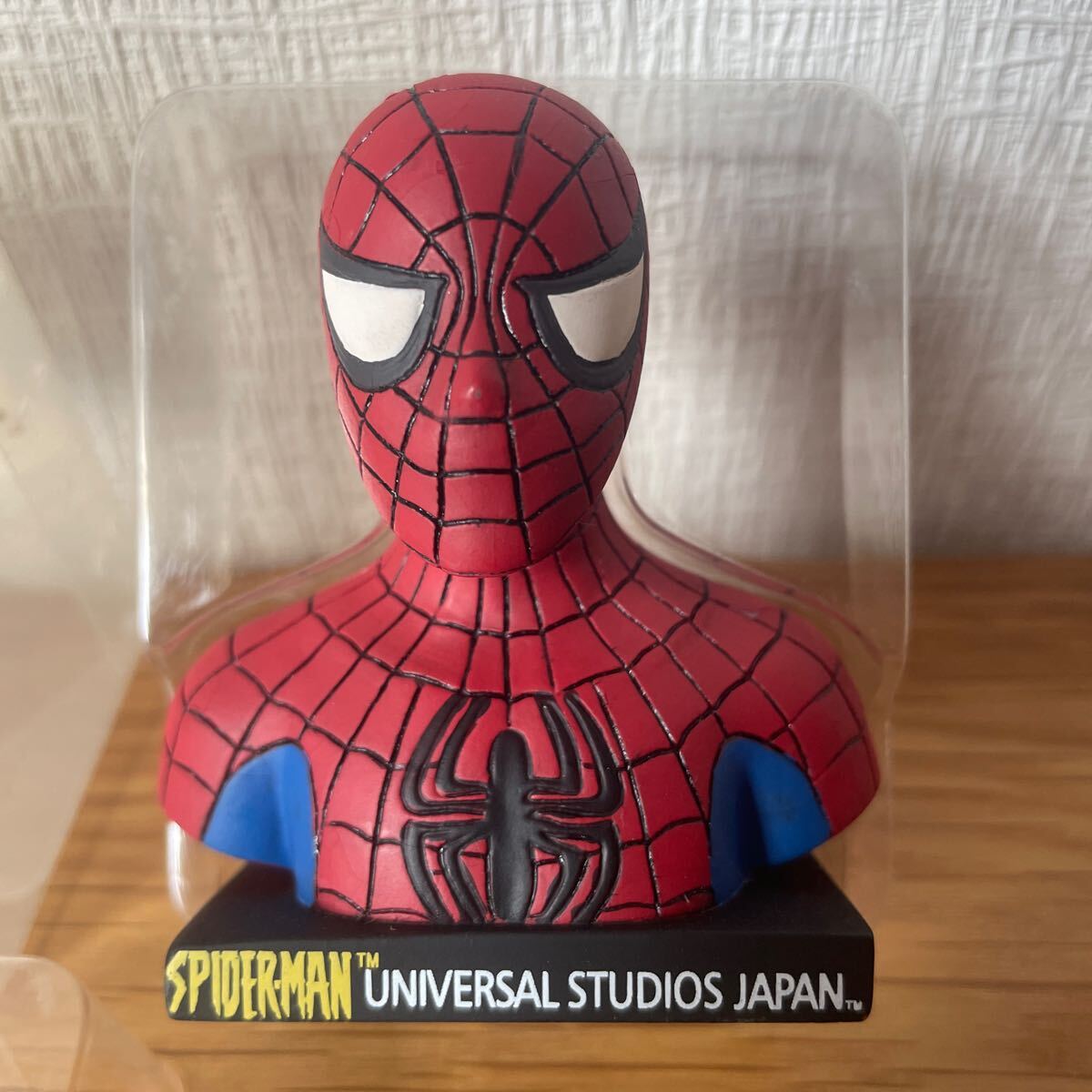 スパイダーマン　2003年　MARVEL UNIVERSAL STUDIOS JAPAN 胸像 フィギュア 素材:ポリレジン 中古 色欠け有り 重さ約100g 定形外300円_画像4