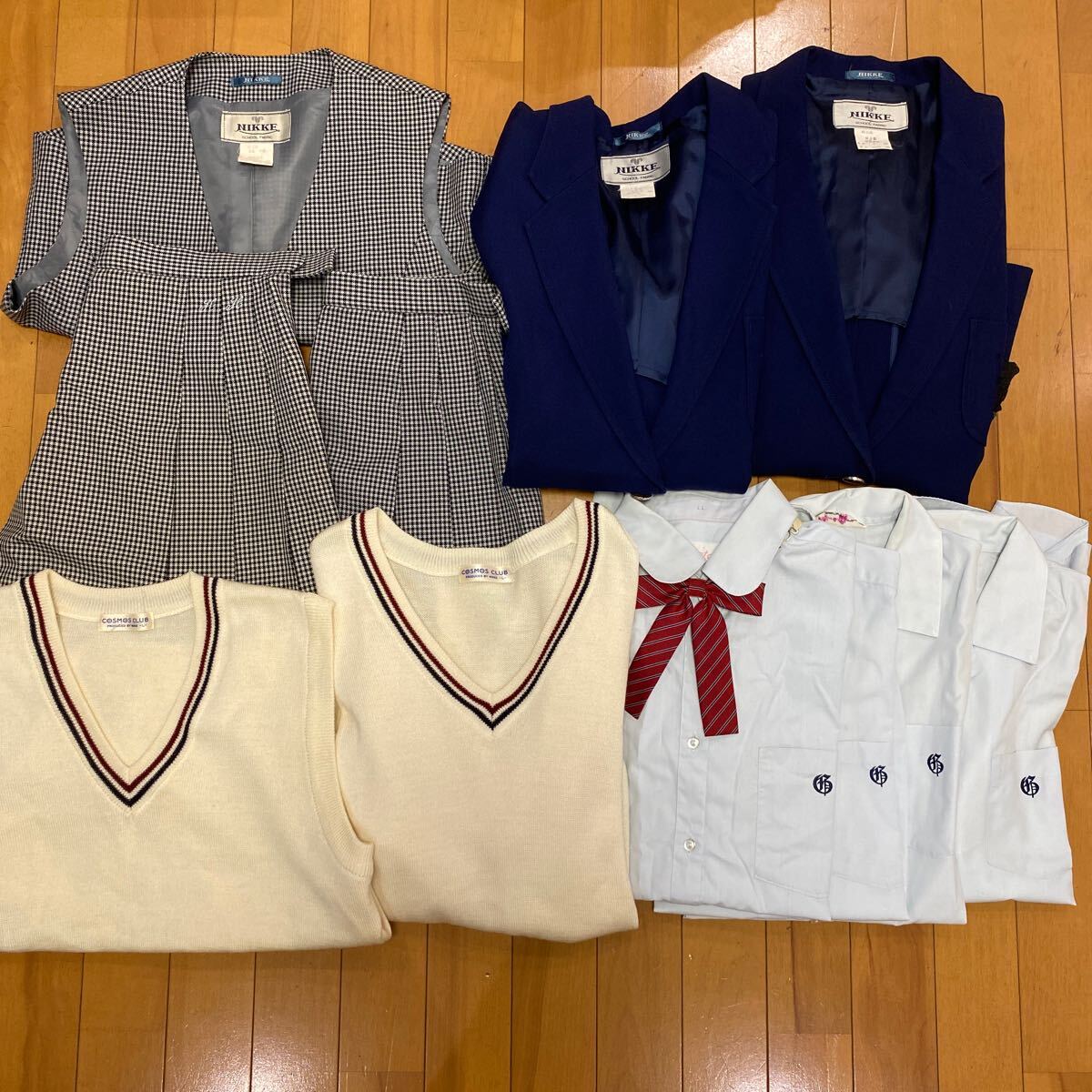 2 6 コスプレ衣装 冬 夏 制服 上下セット ブレザー リボン付き ブラウス ベスト スカート ニットベスト セーター 郡上の画像1