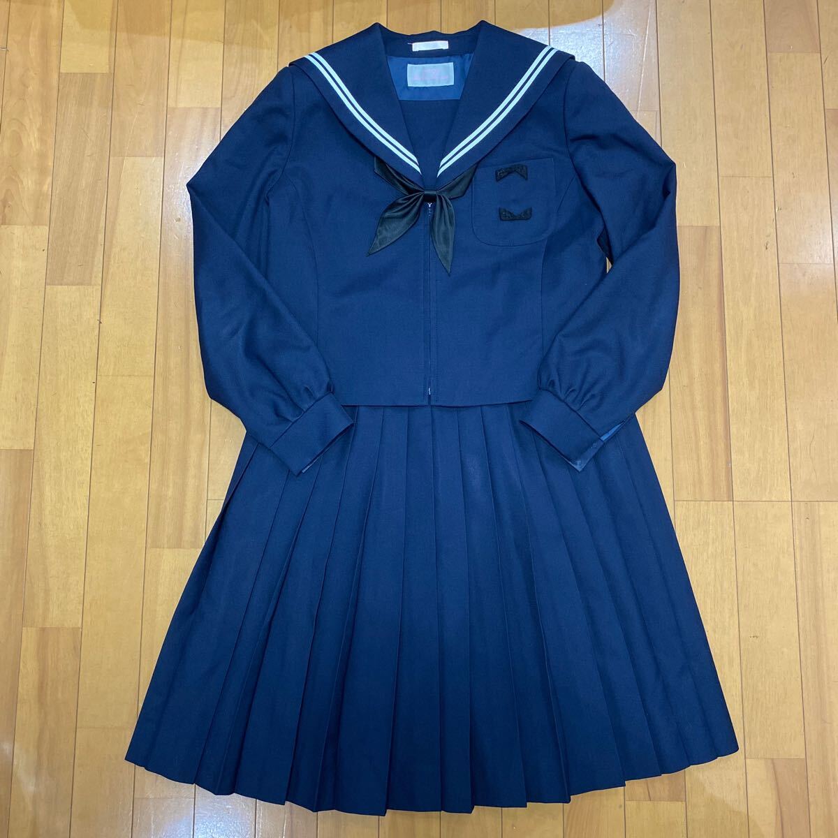 3 0 コスプレ衣装 冬 制服 上下セット リボン付き 中学 大きめ W75_画像1