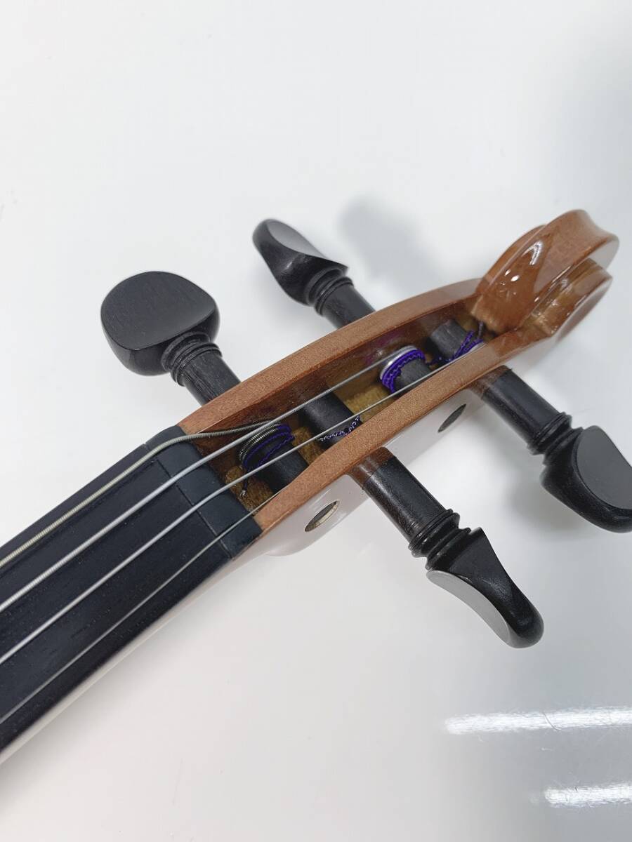 16n 140 YAMAHA/ヤマハ サイレントバイオリン SV-100 バイオリン 弦楽器 弓 通電確認済み 動作未確認 ハードケース付き 現状品の画像6