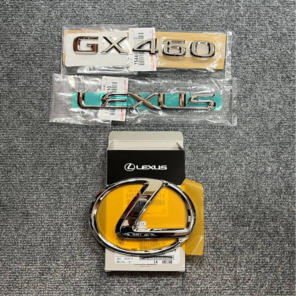 レクサス　純正品　　LEXUS GX460 エンブレム_画像1