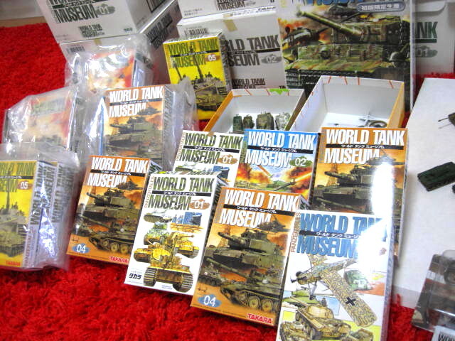 WORLD TANK　MUSEUM　By Takara　制作　海洋堂　2003年　全種＋α＋大戦略シリーズ＋戦車ボードゲーム＝１２３台_画像1