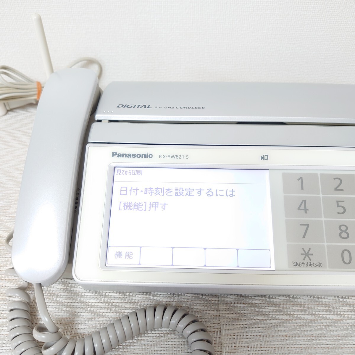 【見てから印刷】Panasonic パナソニック　FAX　KX-PW821（シルバー）取扱説明書・中古インクリボン装填済・電話線ケーブル　親機のみ_画像4