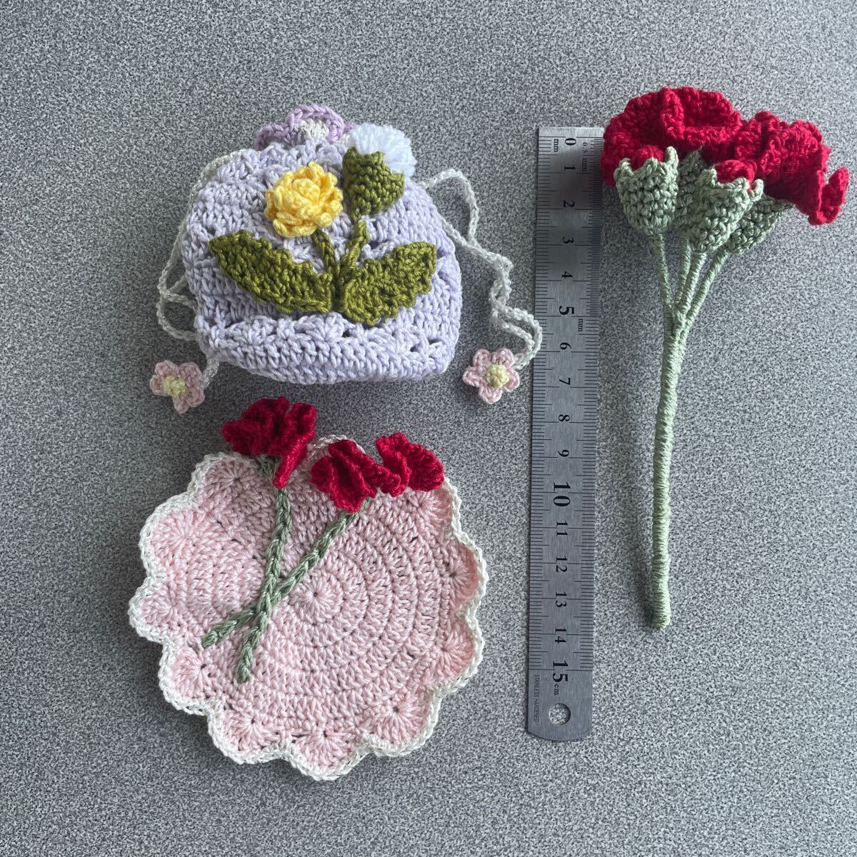  hand made Mother's Day Mini carnation Coaster .... candy pochette lacework 