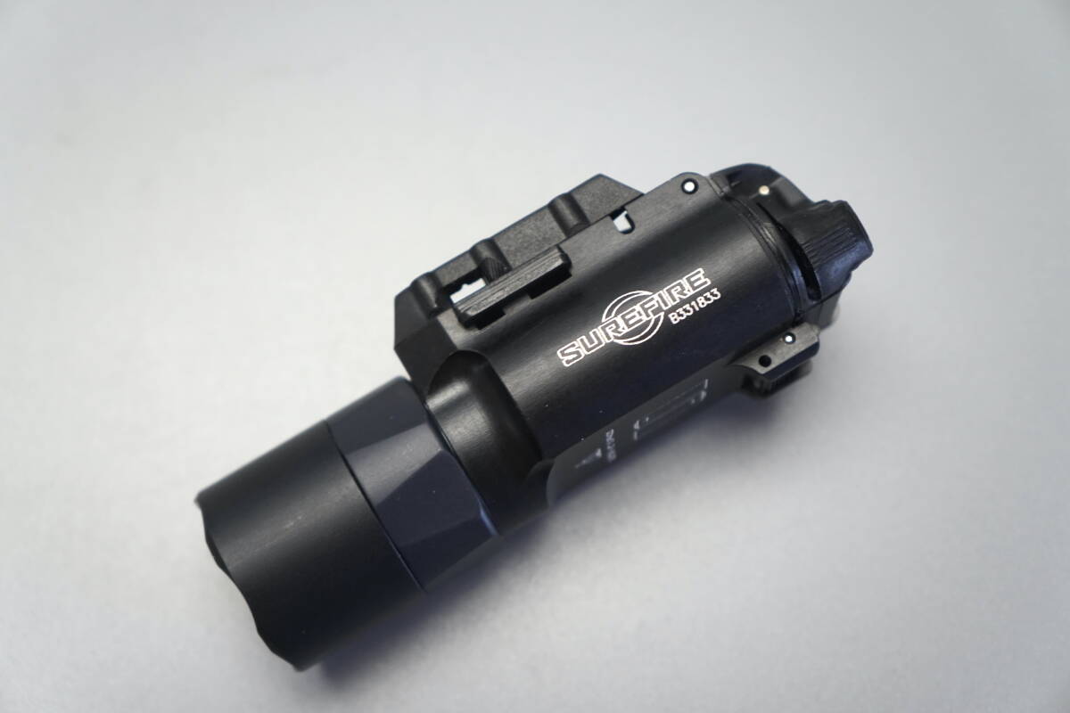 実物 Surefire X300U-A 1000ルーメン (Trijicon Leupold PEQ PVS PSQ ATPIAL トレポン LA5 peq15 wilcox surefire)の画像2