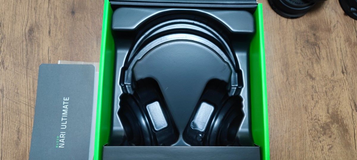 razer nari 完全ジャンク　ゲーミングヘッドホン　部品取り