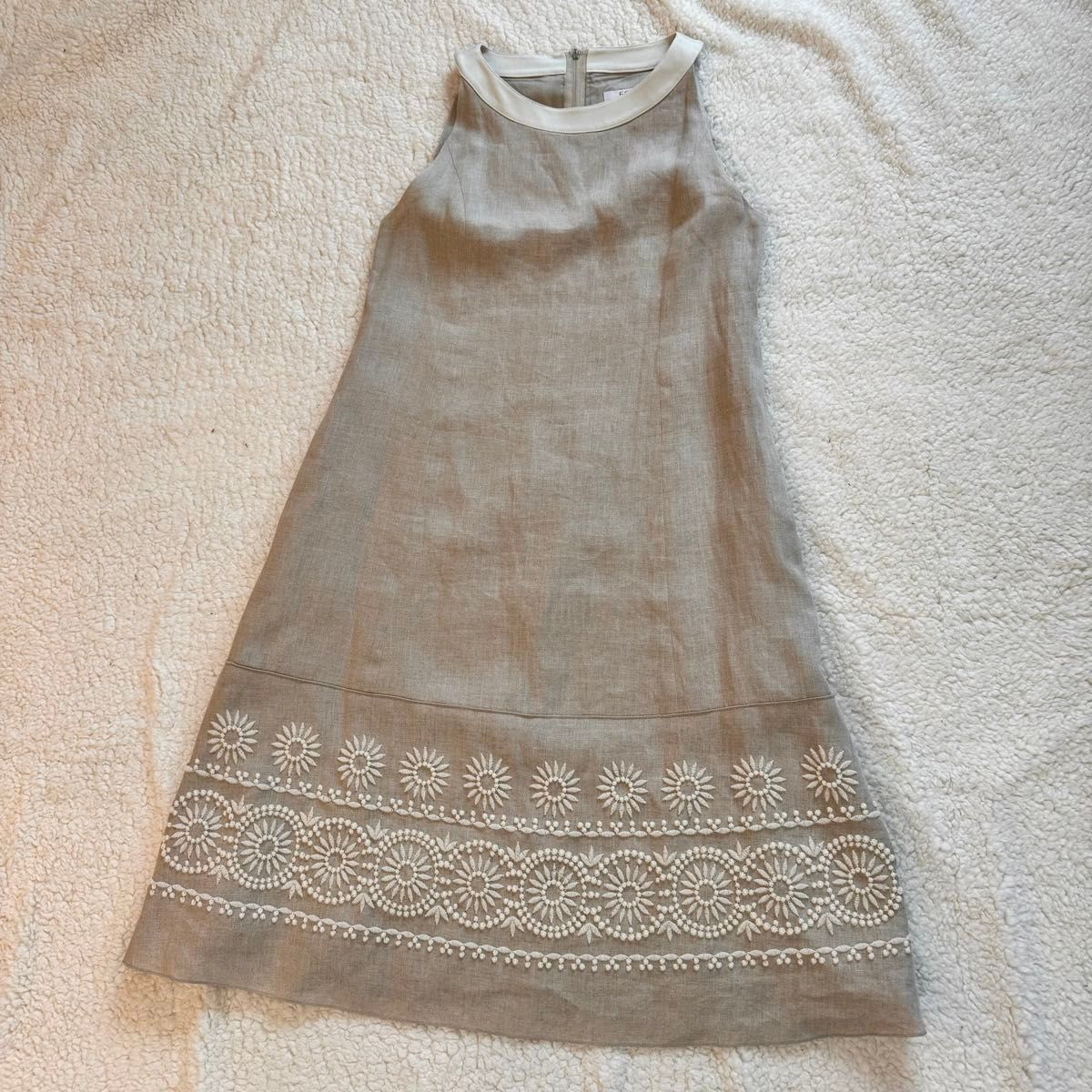 極美品　フォクシー　ホワイトガーランド　リネンワンピース　麻　刺繍　ベージュ　M ノースリーブワンピース ドレス